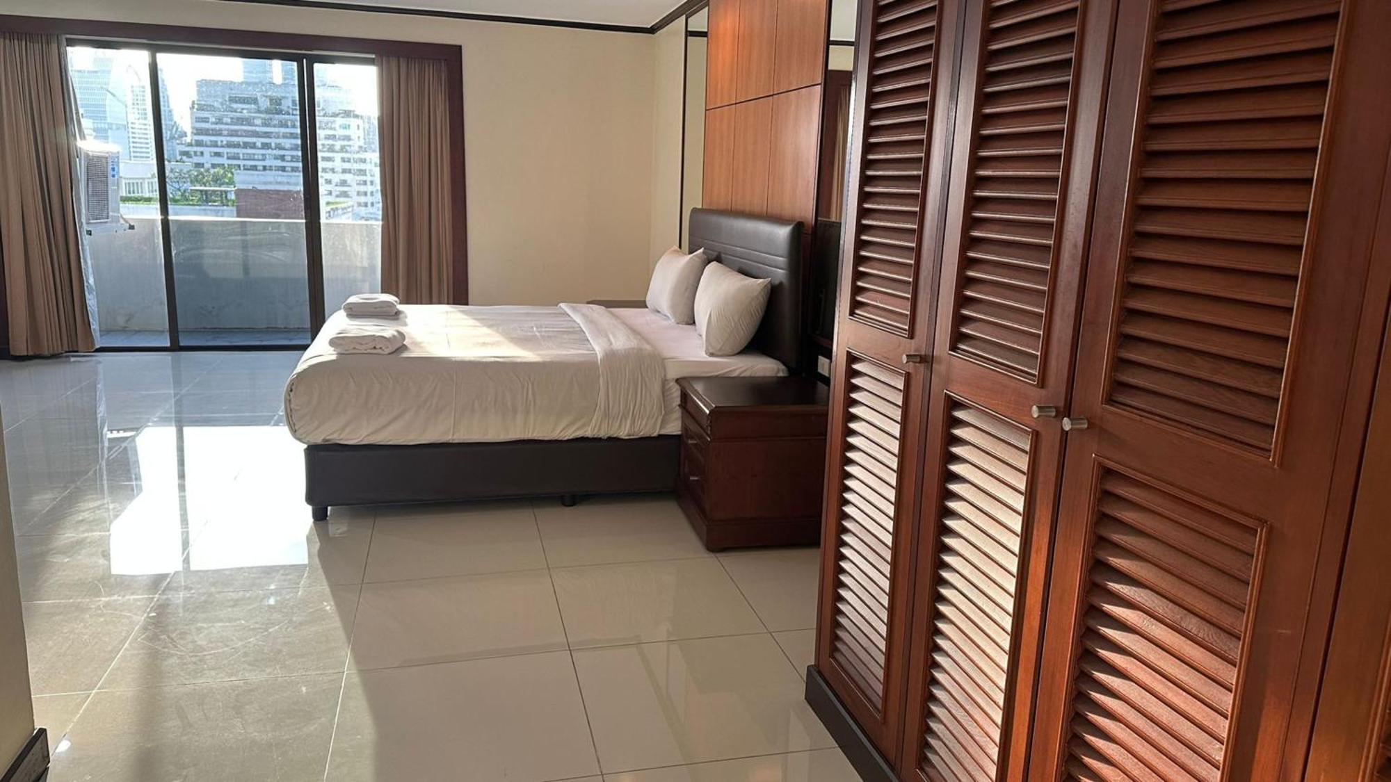 Affordable Serviced Apartments In Nana Omni Tower - Prime Sukhumvit Location Bangkok Eksteriør bilde