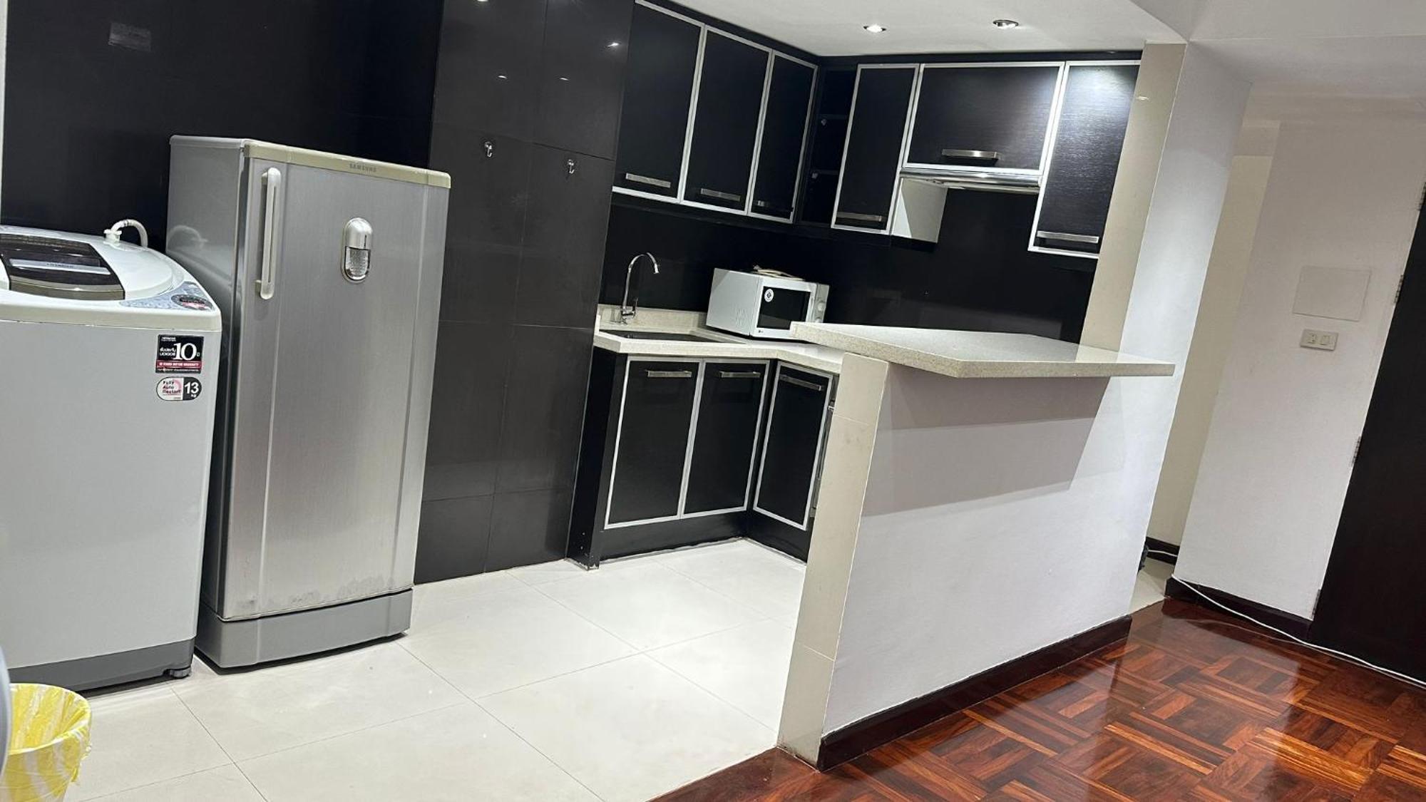 Affordable Serviced Apartments In Nana Omni Tower - Prime Sukhumvit Location Bangkok Eksteriør bilde