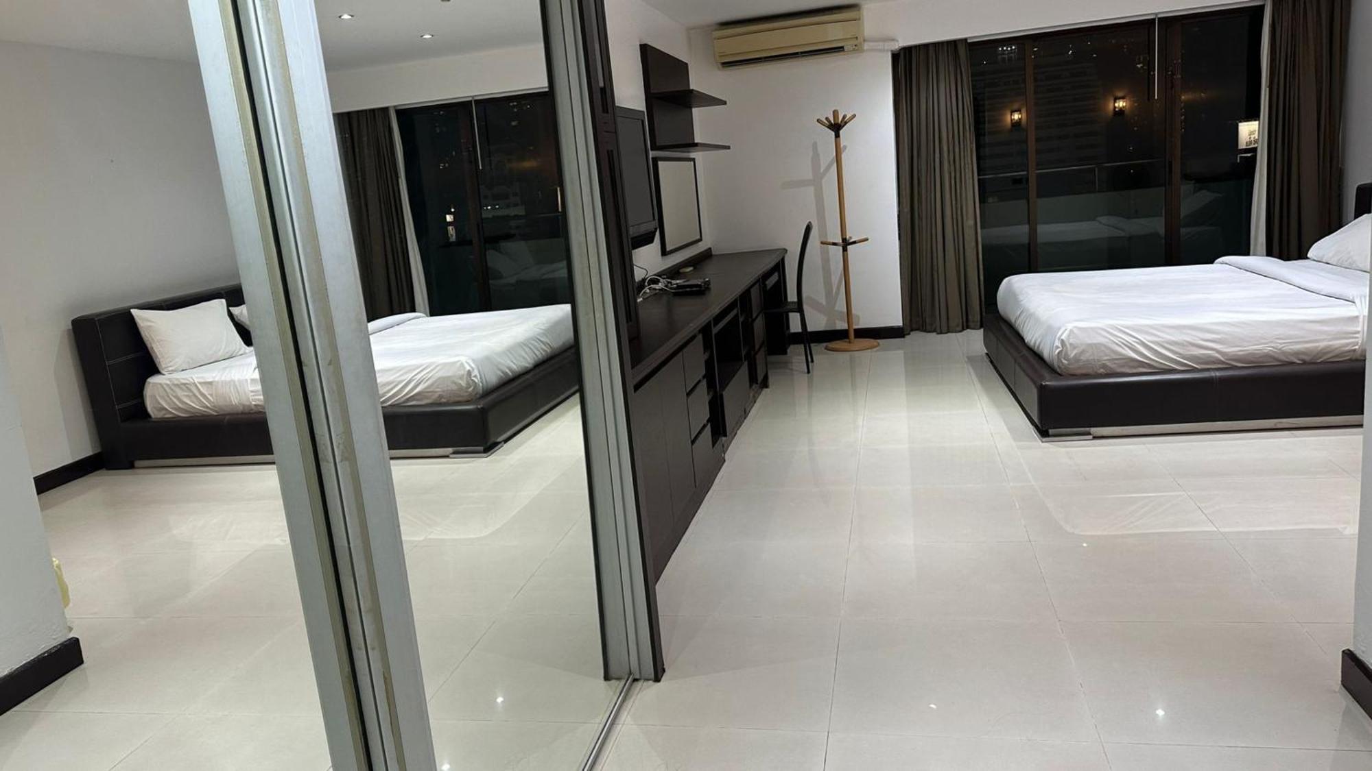 Affordable Serviced Apartments In Nana Omni Tower - Prime Sukhumvit Location Bangkok Eksteriør bilde