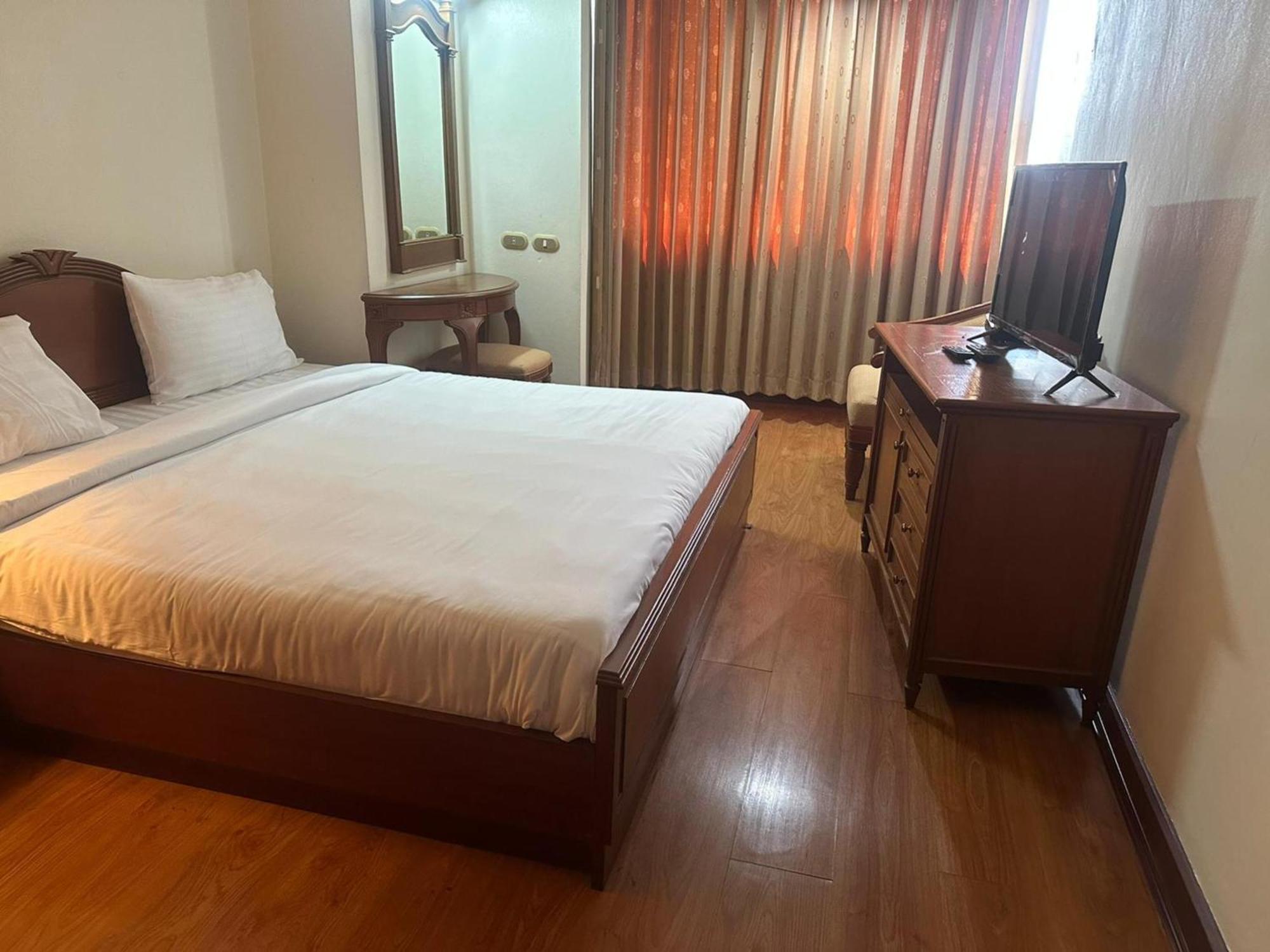 Affordable Serviced Apartments In Nana Omni Tower - Prime Sukhumvit Location Bangkok Eksteriør bilde