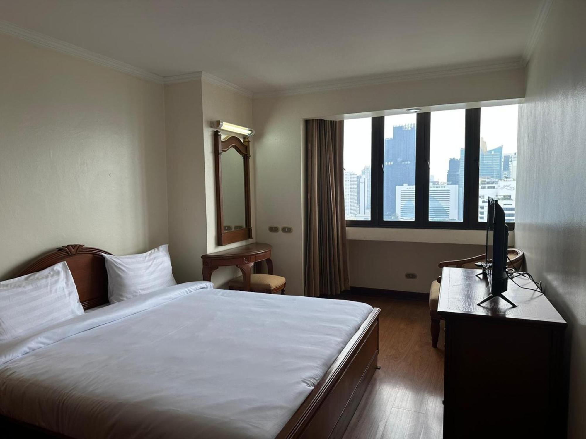 Affordable Serviced Apartments In Nana Omni Tower - Prime Sukhumvit Location Bangkok Eksteriør bilde