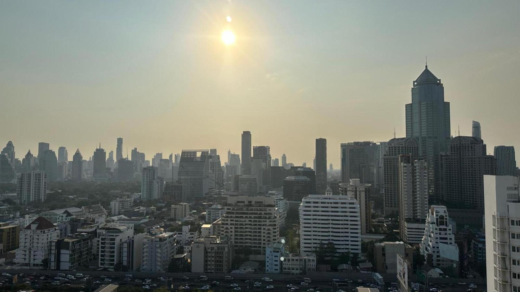 Affordable Serviced Apartments In Nana Omni Tower - Prime Sukhumvit Location Bangkok Eksteriør bilde