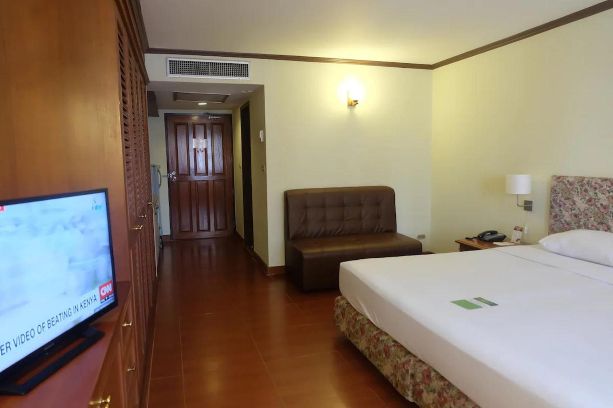 Affordable Serviced Apartments In Nana Omni Tower - Prime Sukhumvit Location Bangkok Eksteriør bilde