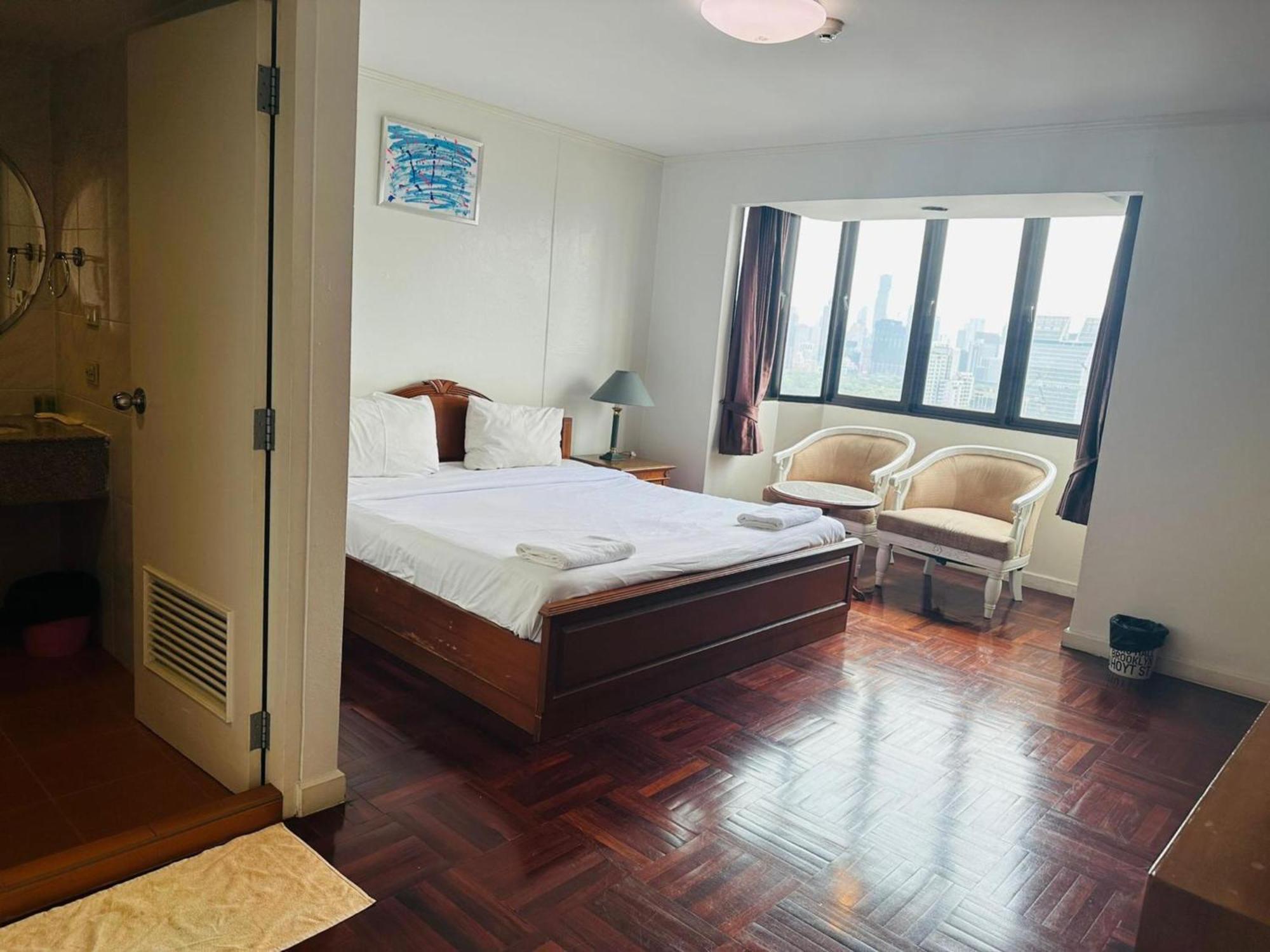 Affordable Serviced Apartments In Nana Omni Tower - Prime Sukhumvit Location Bangkok Eksteriør bilde