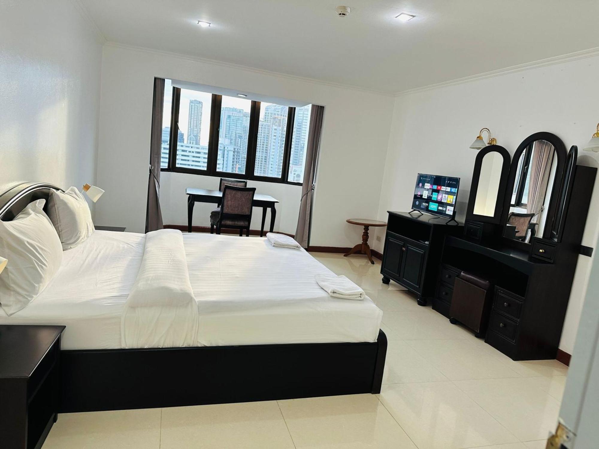 Affordable Serviced Apartments In Nana Omni Tower - Prime Sukhumvit Location Bangkok Eksteriør bilde