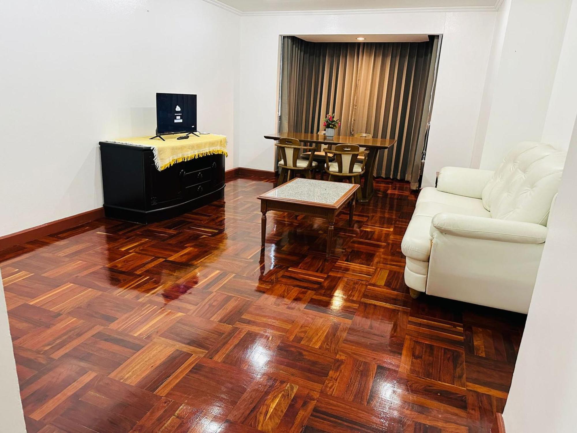 Affordable Serviced Apartments In Nana Omni Tower - Prime Sukhumvit Location Bangkok Eksteriør bilde