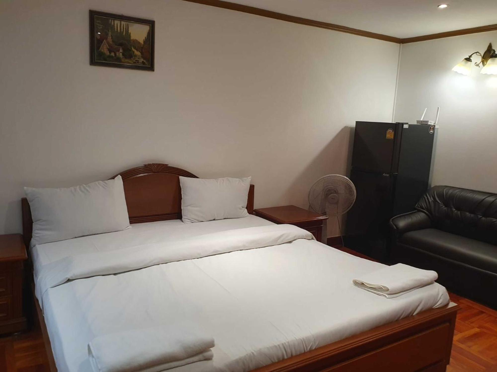 Affordable Serviced Apartments In Nana Omni Tower - Prime Sukhumvit Location Bangkok Eksteriør bilde