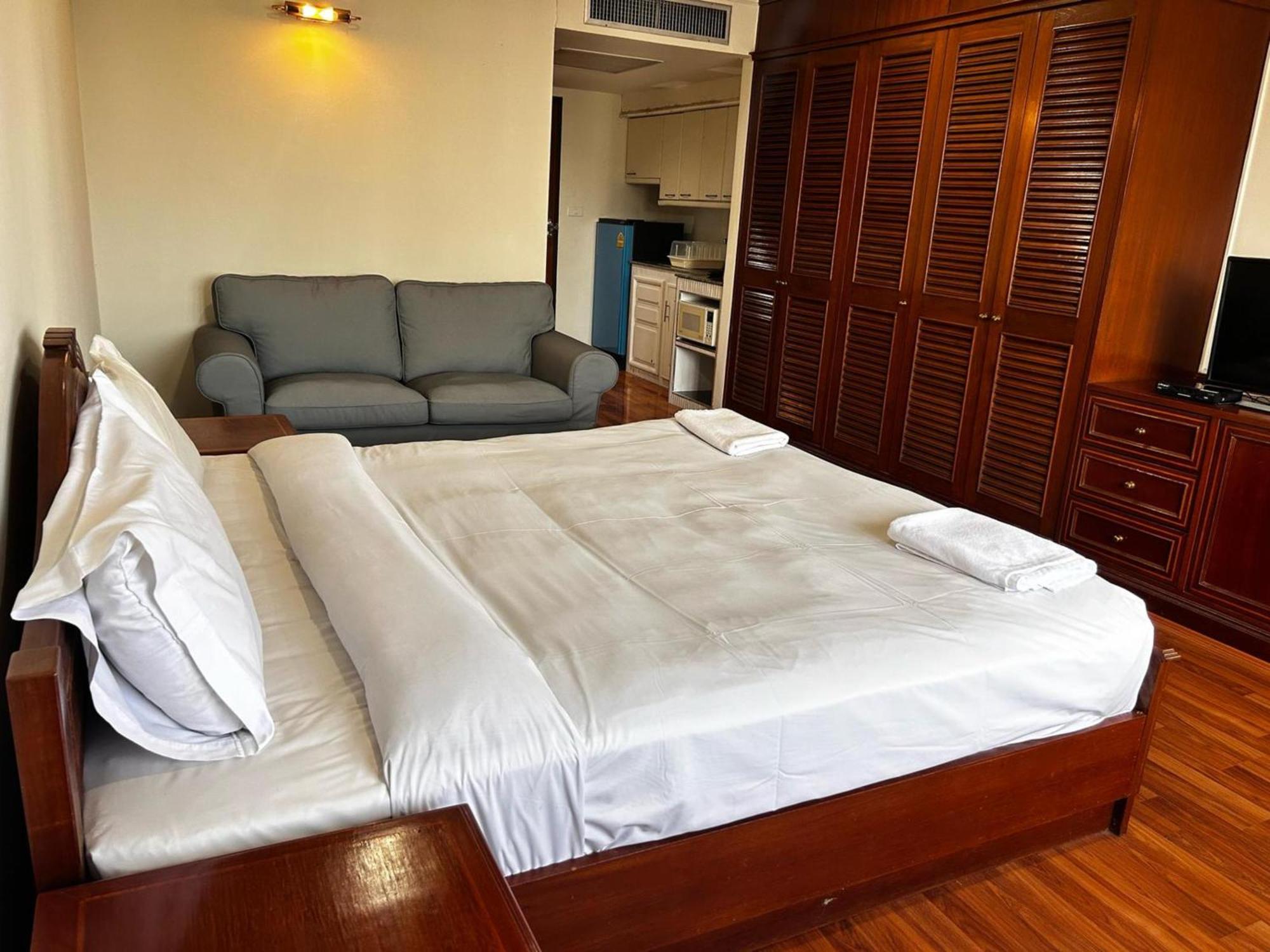 Affordable Serviced Apartments In Nana Omni Tower - Prime Sukhumvit Location Bangkok Eksteriør bilde