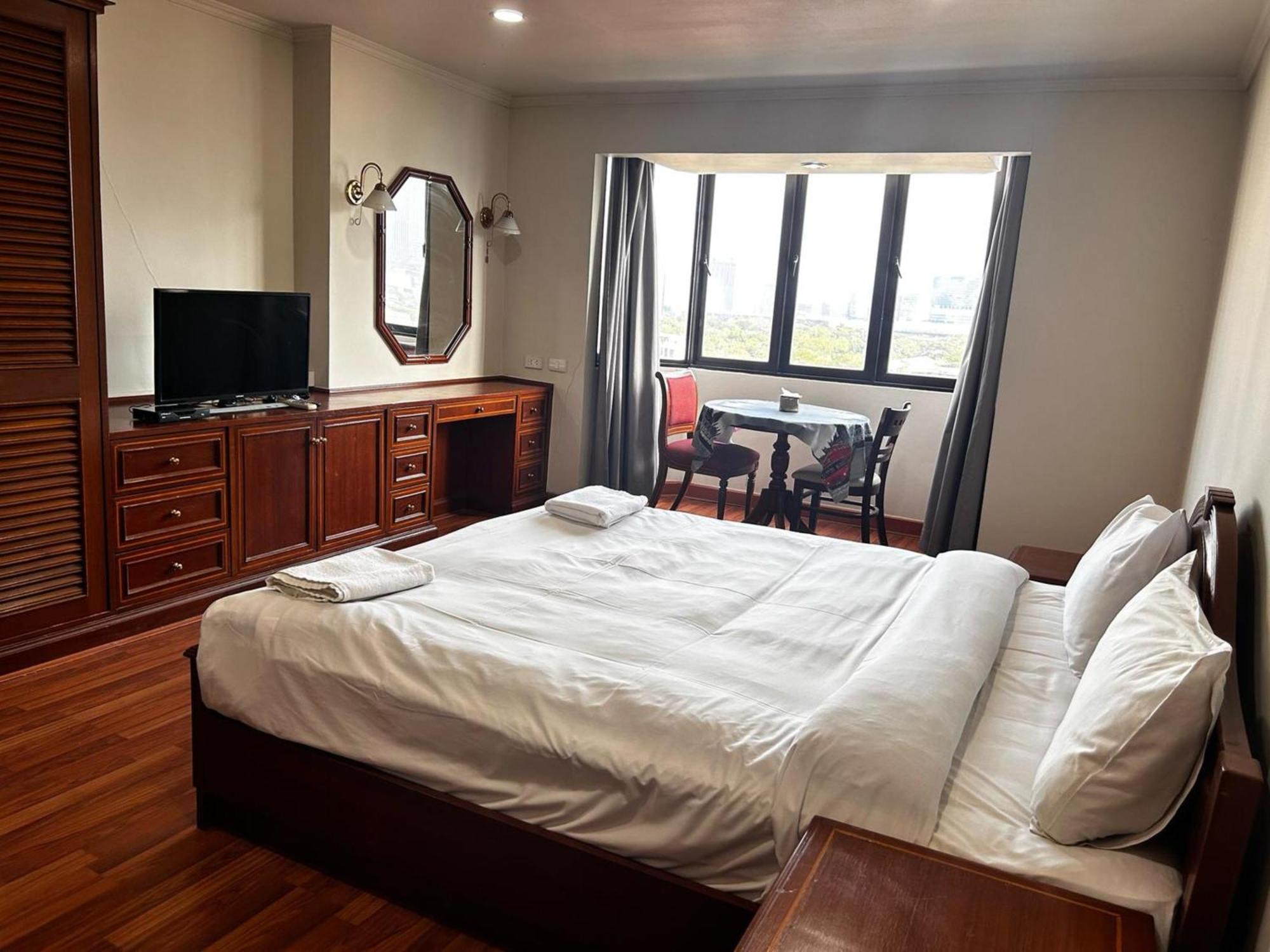 Affordable Serviced Apartments In Nana Omni Tower - Prime Sukhumvit Location Bangkok Eksteriør bilde